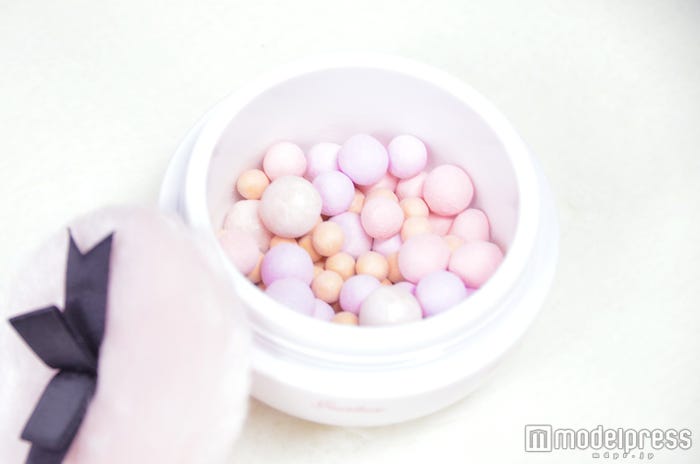 多色パールがどんな肌色にもアプローチ(メテオリット ビーユ ハッピー グロウ)(C)モデルプレス