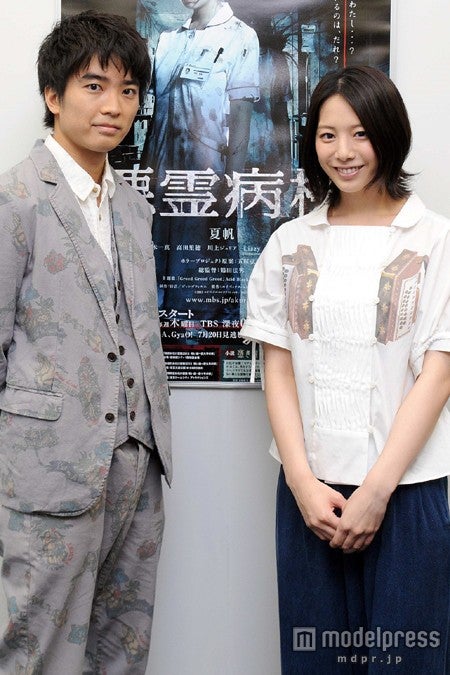 （左から）大和田健介、夏帆（C）2013 エイベックス・エンタテインメント／MBS