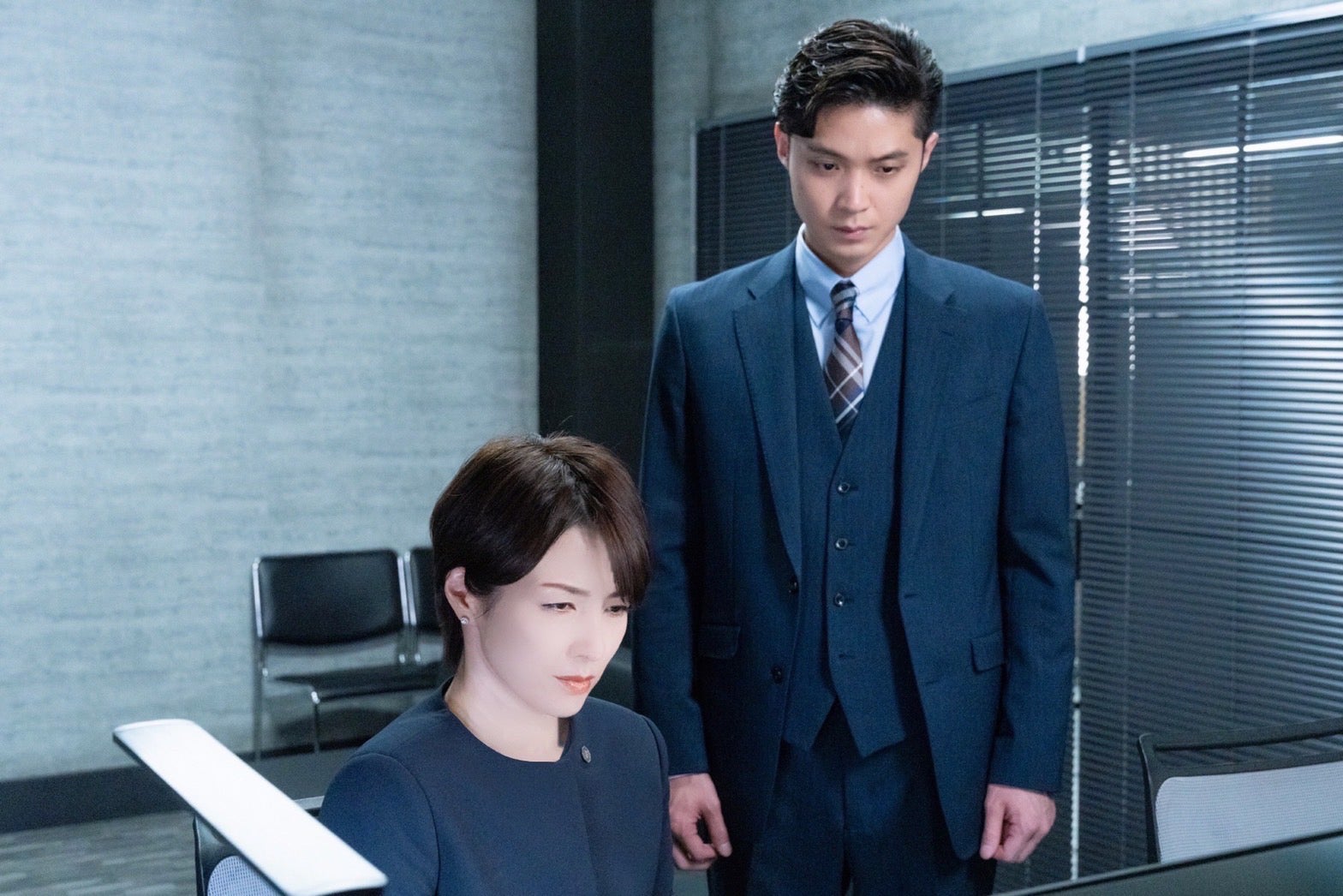 吉瀬美智子、磯村勇斗「ケイジとケンジ、時々ハンジ。」第3話より（C）テレビ朝日