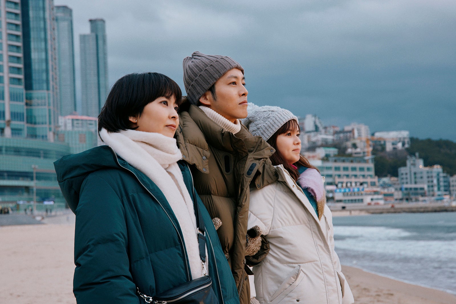 松たか子、松坂桃李、多部未華子「スロウトレイン」（C）TBS