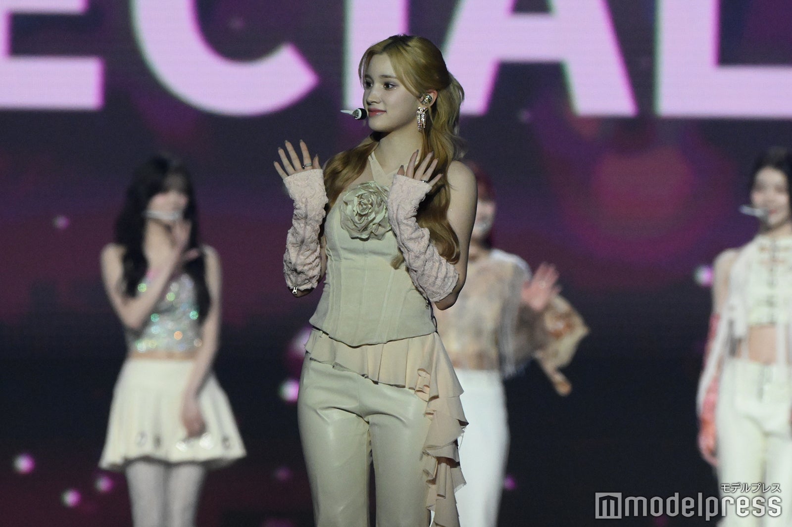 （C）モデルプレス