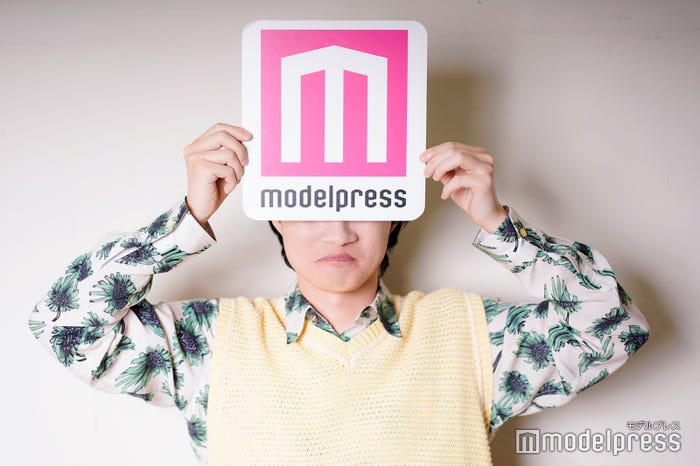 お茶目な神木隆之介(C)モデルプレス