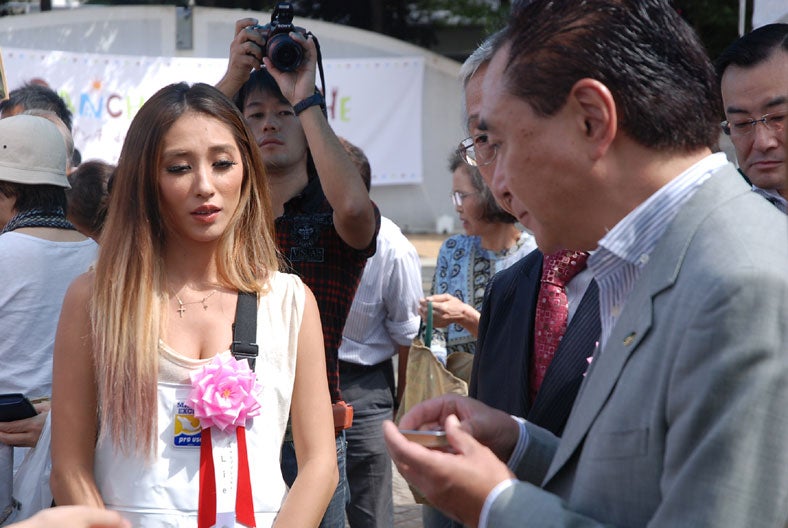 Lie、神奈川県・黒岩祐治知事／「ダンチdeマルシェ＠わかばだい」