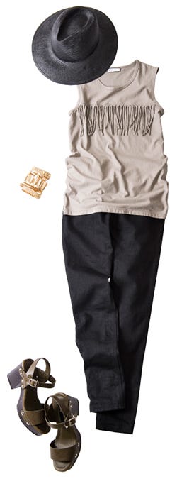 黒スキニーパンツ\8,500/STUDIOUS(STUDIOUS WOMENS SHIBUYA) ストローハット\19,000/AULA AILA(DraSTic) フリンジトップス\10,000/エストネーション 5連ブレスレット\19,000/SAMANTHA WILLS(ジャック・オブ・オール・トレーズ プレスルーム) サンダル\11,000/SMIR NASLI(C)TOPLOG