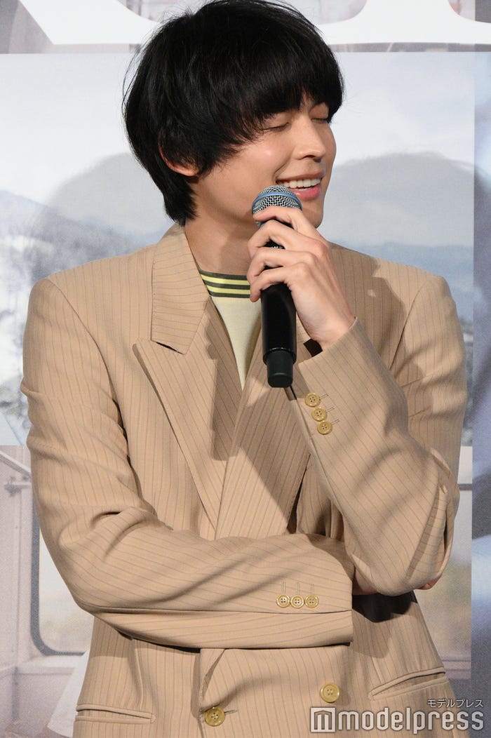 松たか子クイズの正解を思い出せない松村北斗(C)モデルプレス