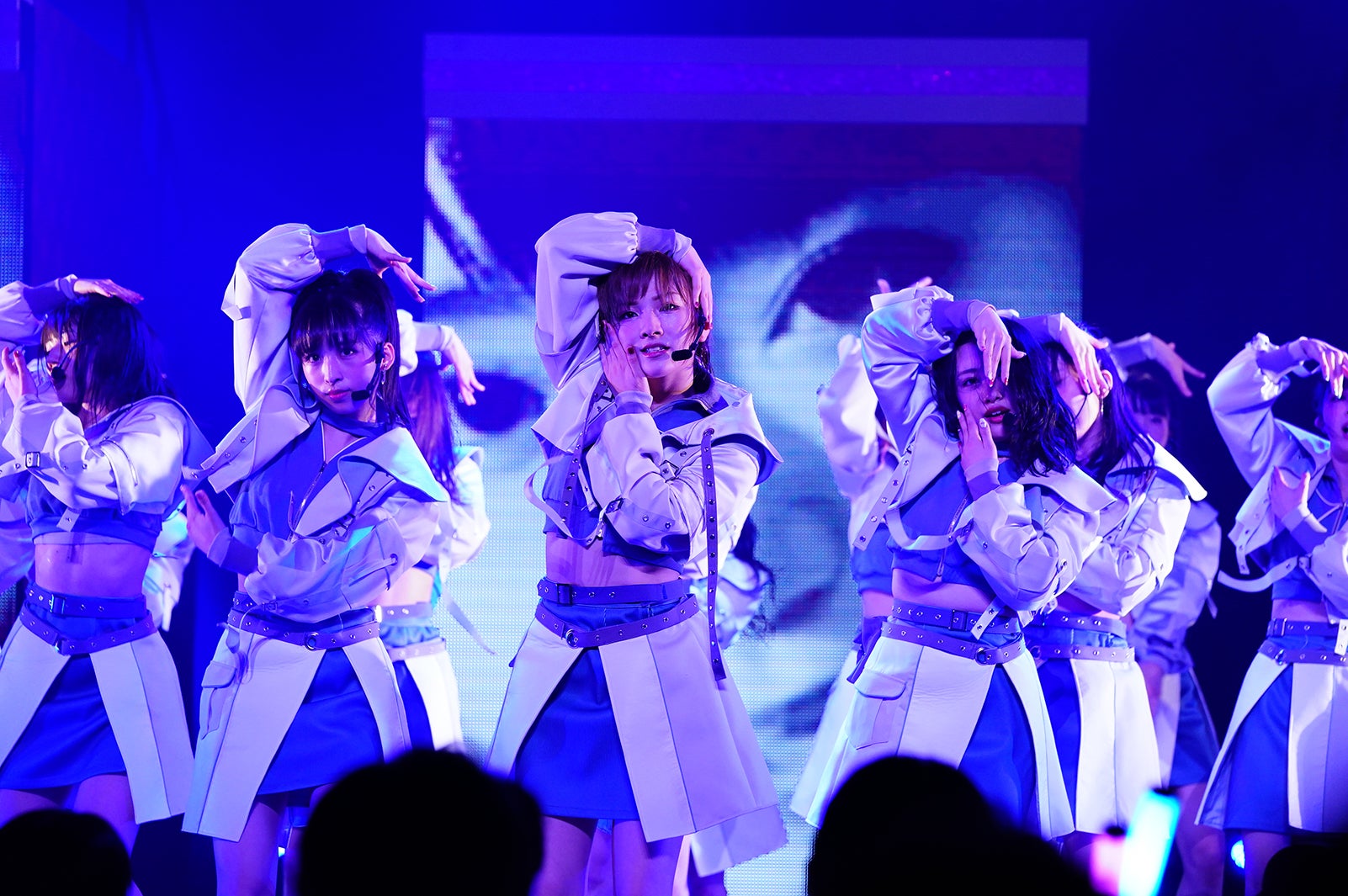 AKB48、4年ぶり単独全国ツアー開幕 16人が全員センターに