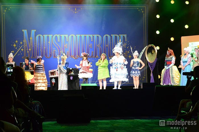 「ウィアード・ワイルド・グーフィーコスチューム」