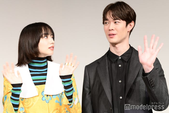 小松菜奈、宮沢氷魚(C)モデルプレス