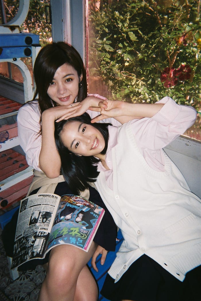 (左から)池田エライザ、広瀬すず(C)2018「SUNNY」製作委員会