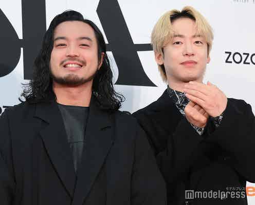 Creepy Nuts、トレンド賞に恐縮 K-POPアーティストに囲まれ「完全に浮いております」【ASEA 2024】