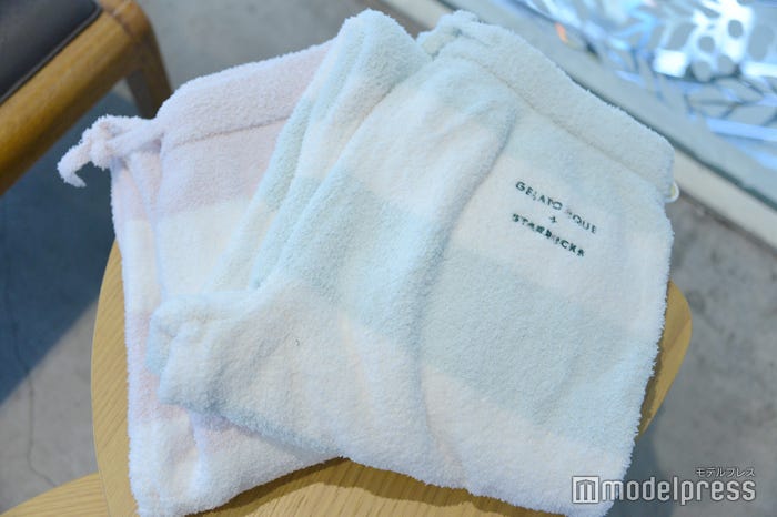 gelato pique パウダーベア刺繍ボーダーロングパンツ各¥9,900(C)モデルプレス