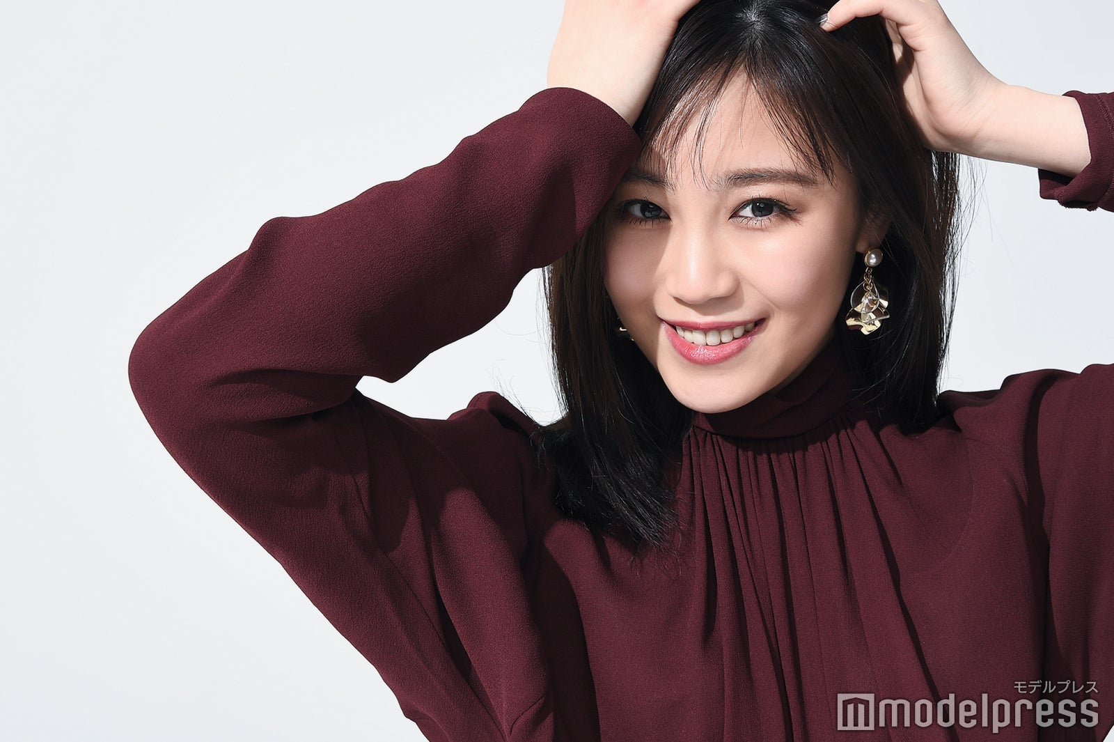 鷲尾伶菜 （C）モデルプレス