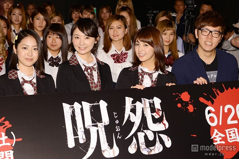 （左から）松浦雅、おのののか、柳ゆり菜、HIKAKIN