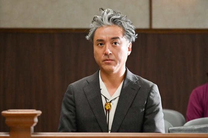 ムロツヨシ「うちの弁護士は手がかかる」第3話より(C)フジテレビ