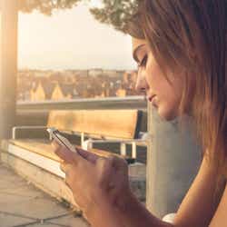 モデルプレス - 男性がキュンとするLINE返信テク5選