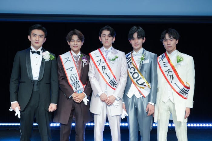 「ミスター東大コンテスト2022」ファイナリスト(左から)郷地麗央さん、岩佐俊希さん、松下幸大朗さん、黒田朋也さん、青山将さん(提供画像)