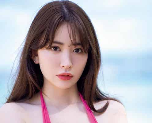小嶋陽菜、美バスト輝く水着&ランジェリー姿 6年ぶり「ヤンマガ」表紙で透明感溢れる