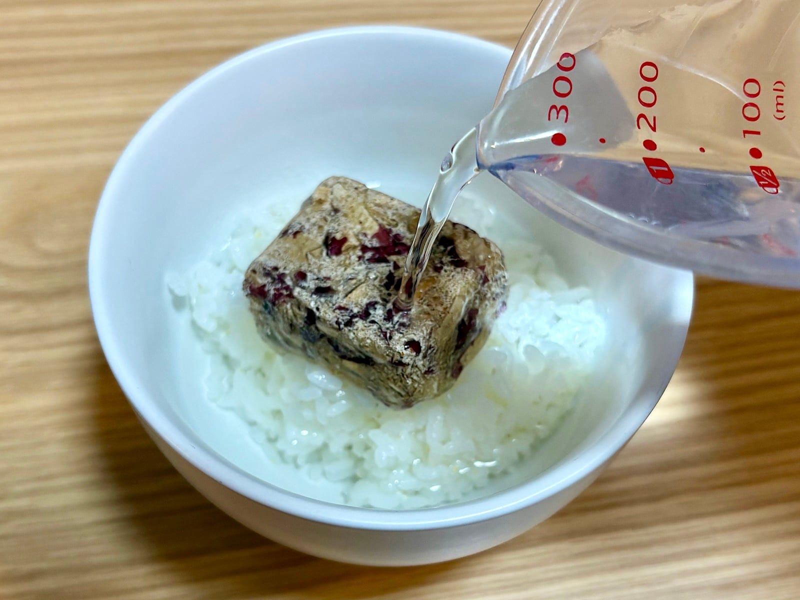 1袋に2つのフリーズドライが入っています。1食195円で楽しめてうれしい!
