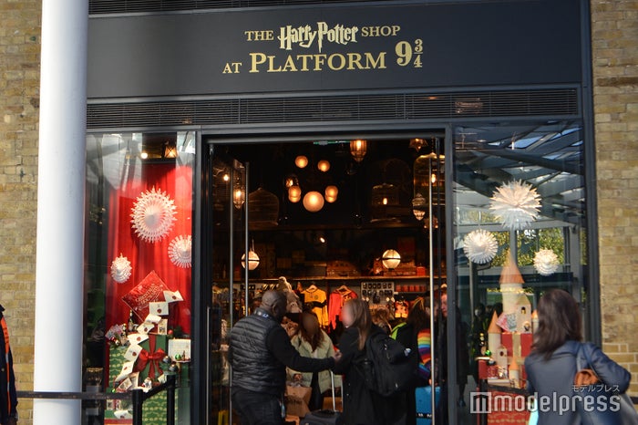 キングス・クロス駅のショップ（C）モデルプレス Warner Bros. Studio Tour London – The Making of Harry Potter