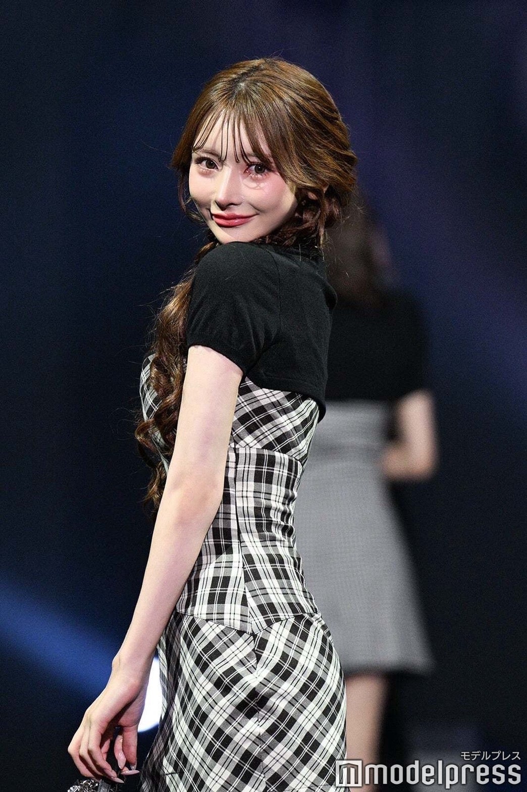 SNSでバズりまくる美女・まみ、沖縄凱旋 美脚＆圧巻スタイル披露【オキコレ2025】