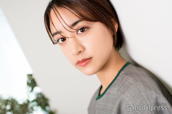 山本美月 進化したショートカットのポイントは 眞栄田郷敦の印象明かす あと3回 君に会える インタビュー モデルプレス