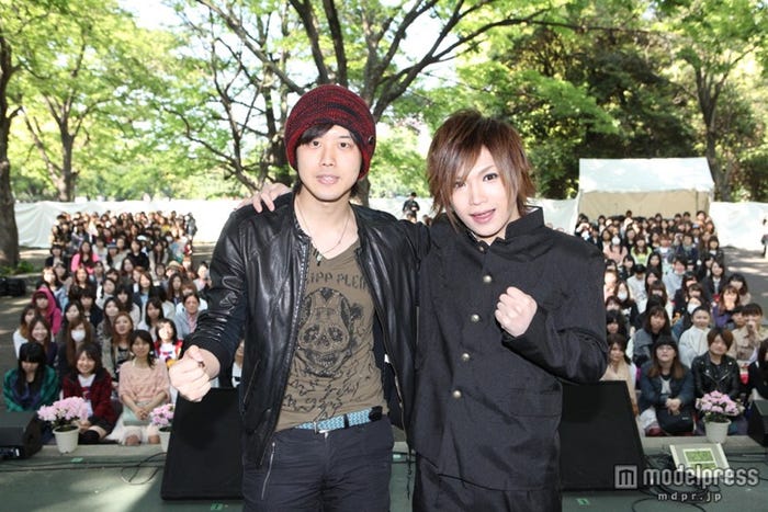 (左から)三浦祐太朗、鬼龍院翔