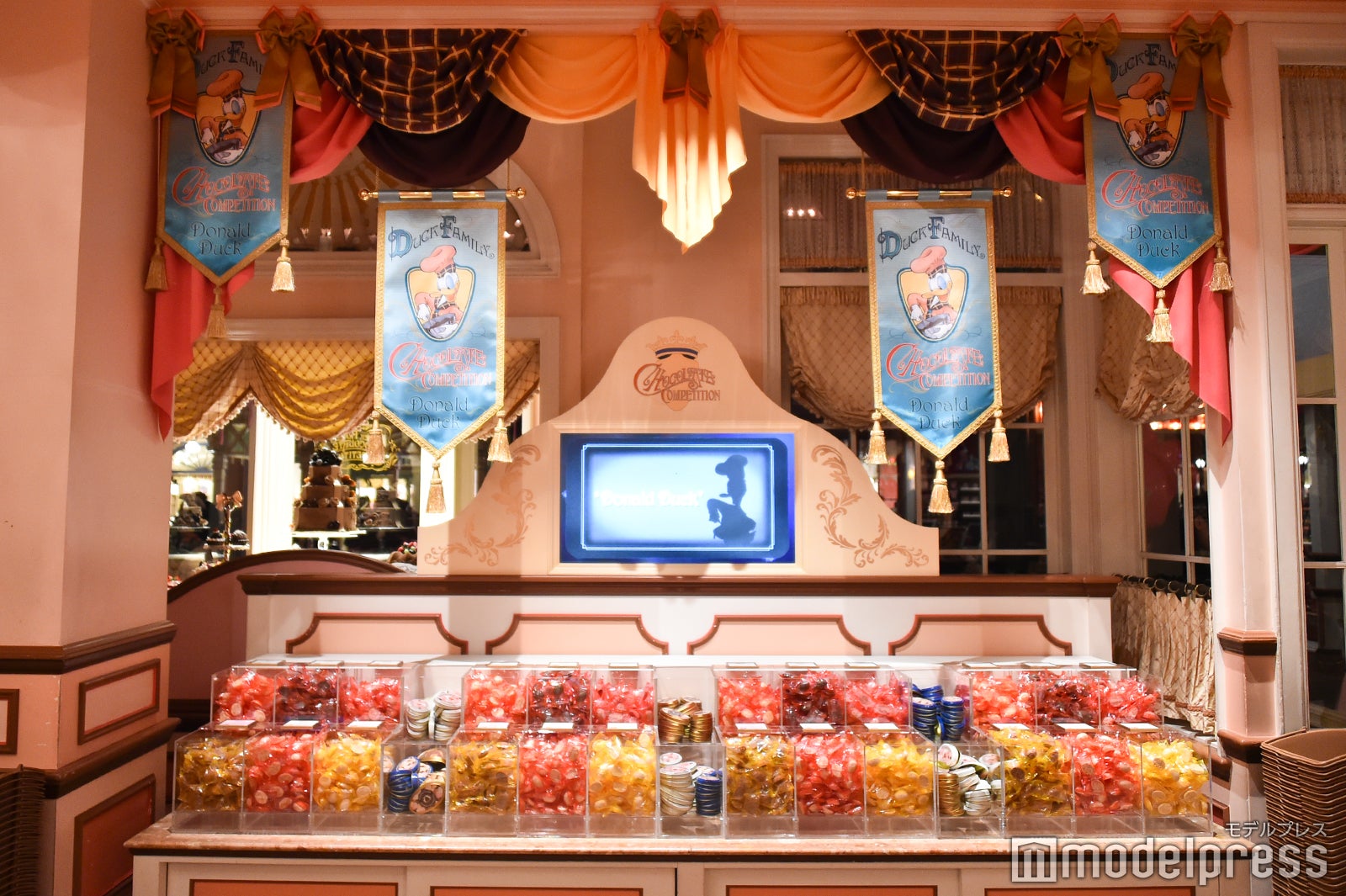 「ペイストリーパレス」の店内 （C）モデルプレス（C）Disney （C）モデルプレス（C）Disney