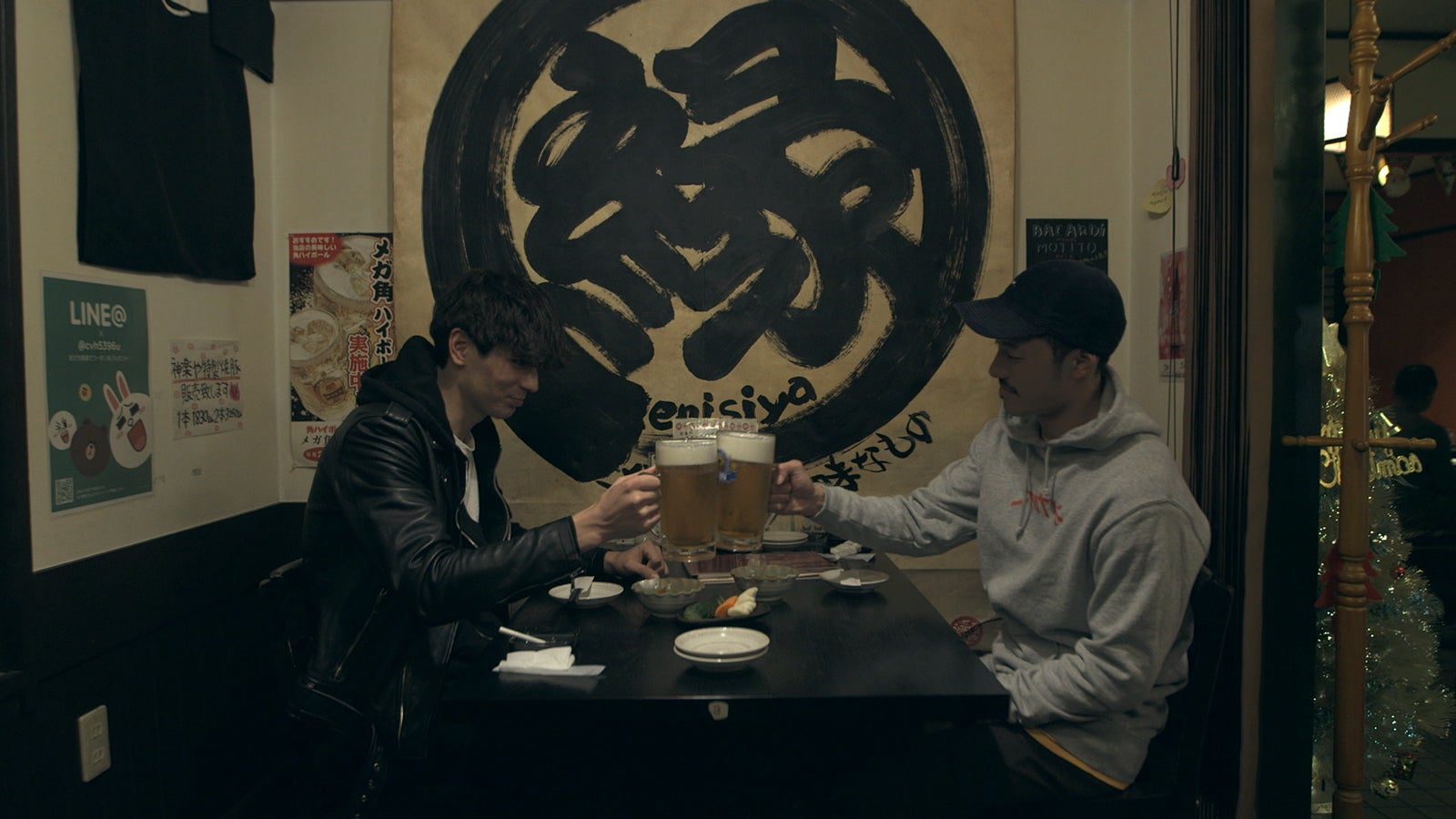 至恩、貴之「TERRACE HOUSE OPENING NEW DOORS」7th WEEK（C）フジテレビ／イースト・エンタテインメント