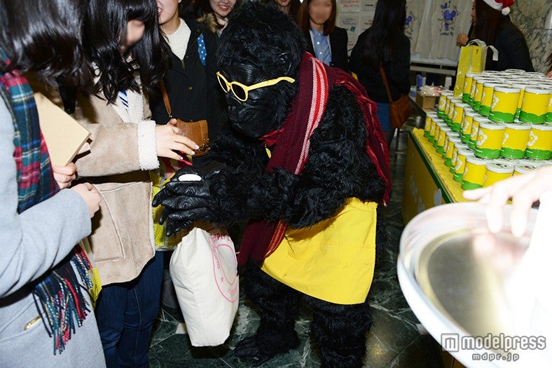 ロビーにはポップコーンを販売を促進するゴリラも出現（C）モデルプレス