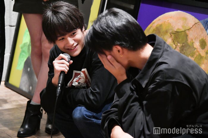 ほのばぴ(浪花ほのか)とひろむ(黒田昊夢)のシーンをKayaと再現「顔なら一番ばびちゃんがタイプだよ」 (C)モデルプレス