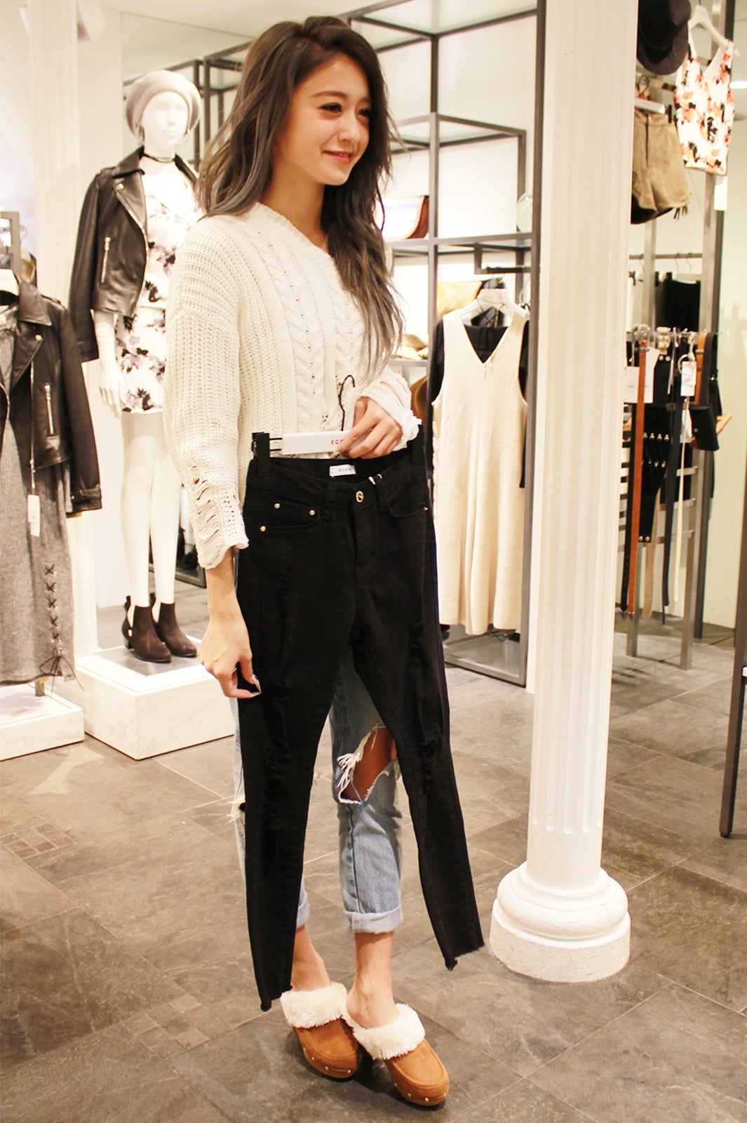 「EGOIST」では美脚効果抜群なデニムをGET（画像提供：所属事務所）