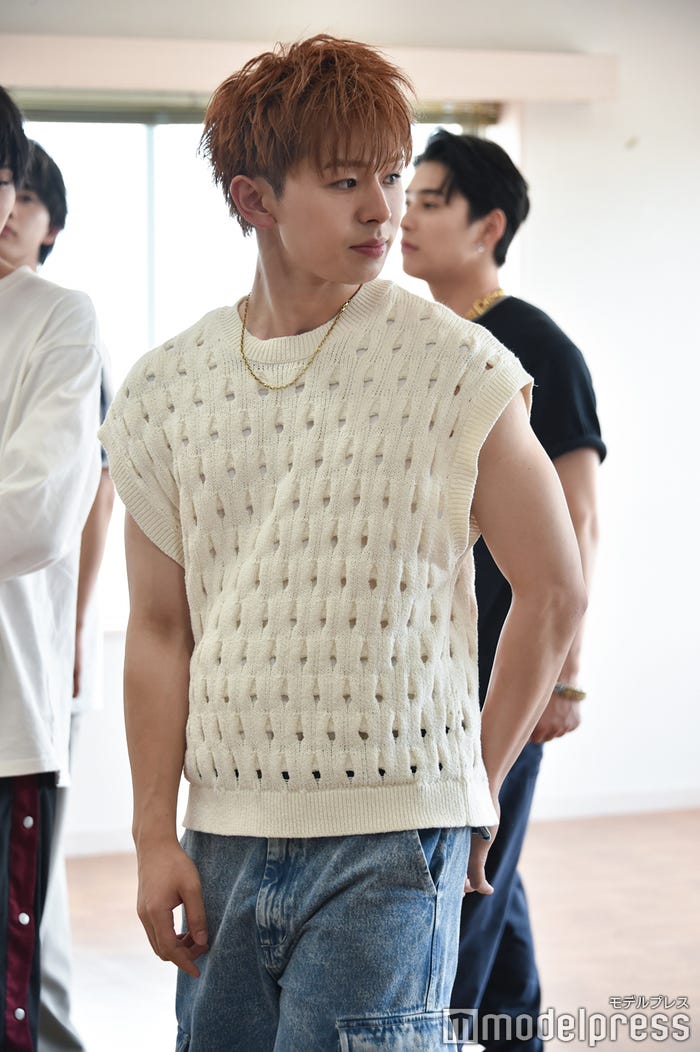 山下永玖「BATTLE KING!!」撮影現場の様子@静岡県・沼津(C)モデルプレス