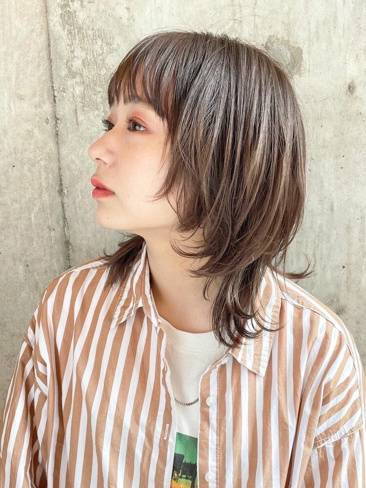 最新のレディース向け襟足長めウルフ 小顔見えも叶う注目のヘアスタイルカタログ モデルプレス 最新のレディース向け襟足長めウルフ 小顔見えも叶う注目のヘアスタイルカタログ モデルプレス