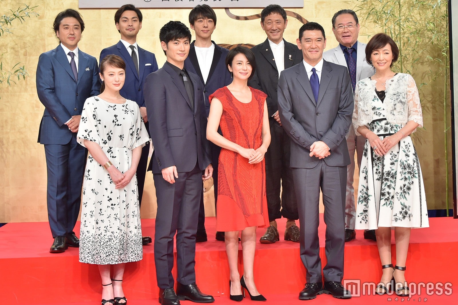 大河ドラマ「おんな城主 直虎」に出演する（前列左から）ムロツヨシ、柳楽優弥、高橋一生、小林薫、前田吟／（後列左から）貫地谷しほり、三浦春馬、柴咲コウ、杉本哲太、財前直見（C）モデルプレス