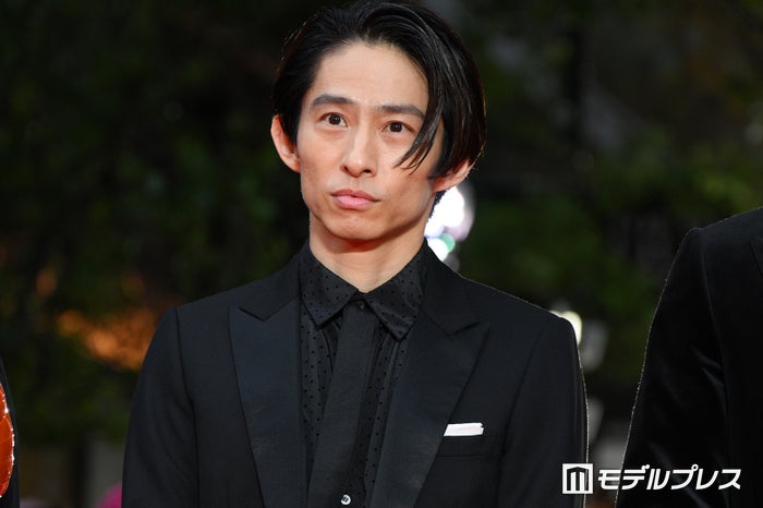 三宅健、井上真央をエスコート スマートな気遣い光る【第37回東京国際映画祭】