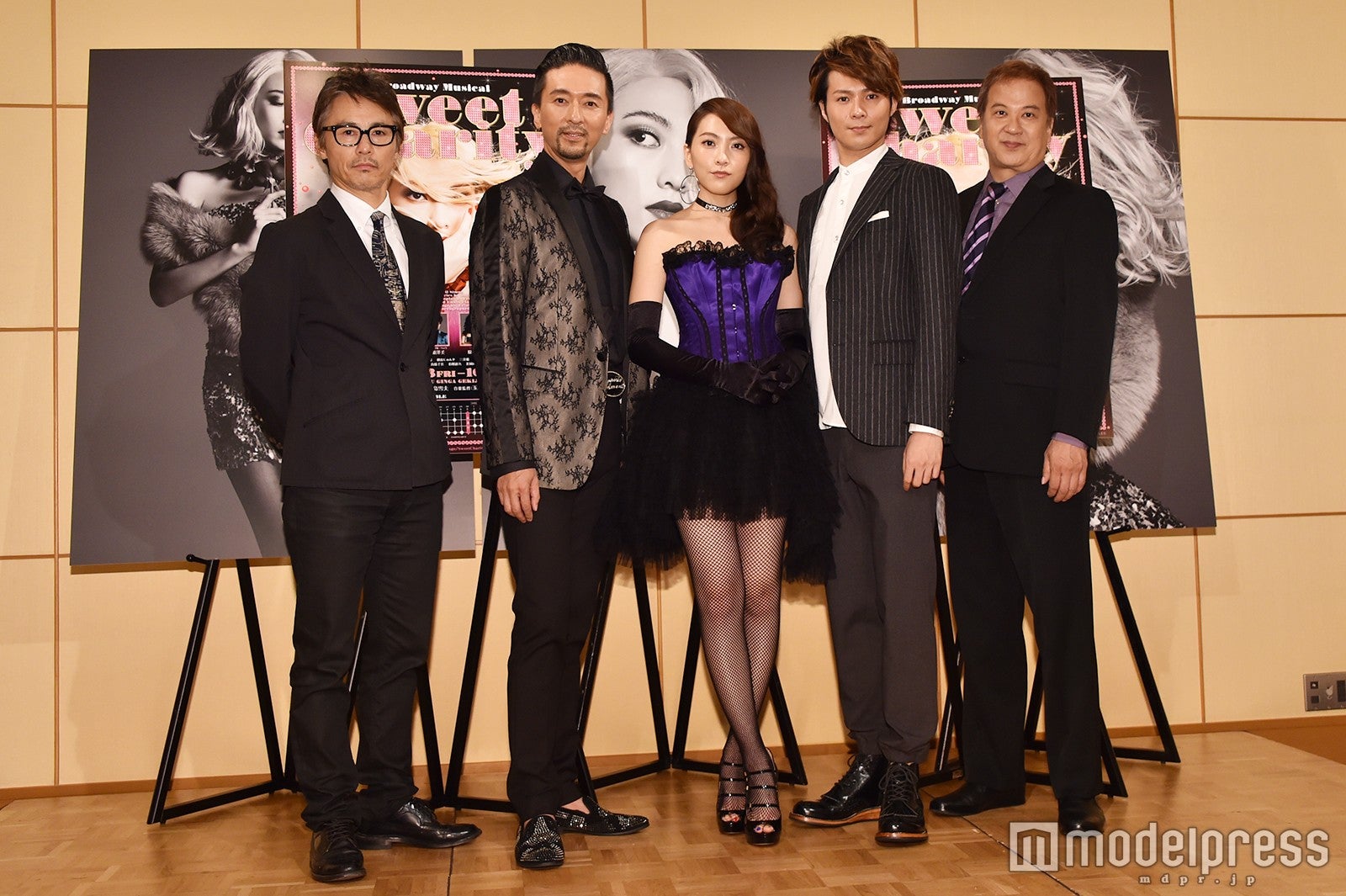 （左より）上島雪夫氏、岡幸二郎、知英、平方元基、玉麻尚一氏