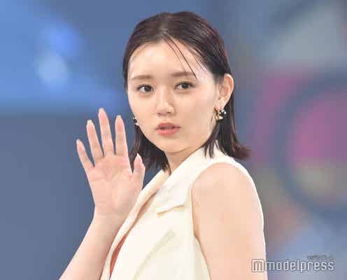 江野沢愛美、ディズニーで美脚全開 ミニスカ姿に「まるで姫」の声