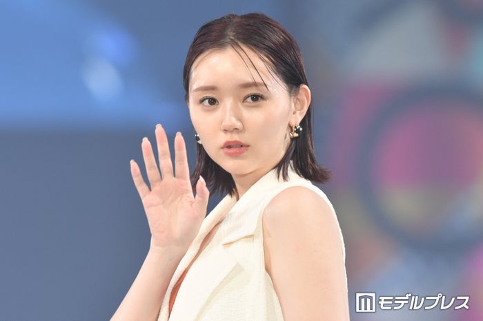 江野沢愛美「身長差10センチ」密着夫婦ショット公開「理想」「良すぎ」と反響