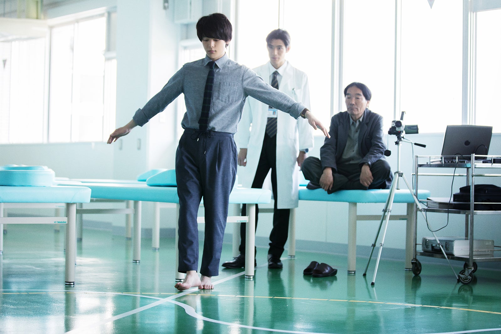 中村倫也（C）2020『水曜日が消えた』製作委員会