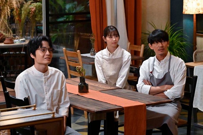 岡山天音、西野七瀬、藤木直人「恋なんて、本気でやってどうするの?」第8話より(C)カンテレ