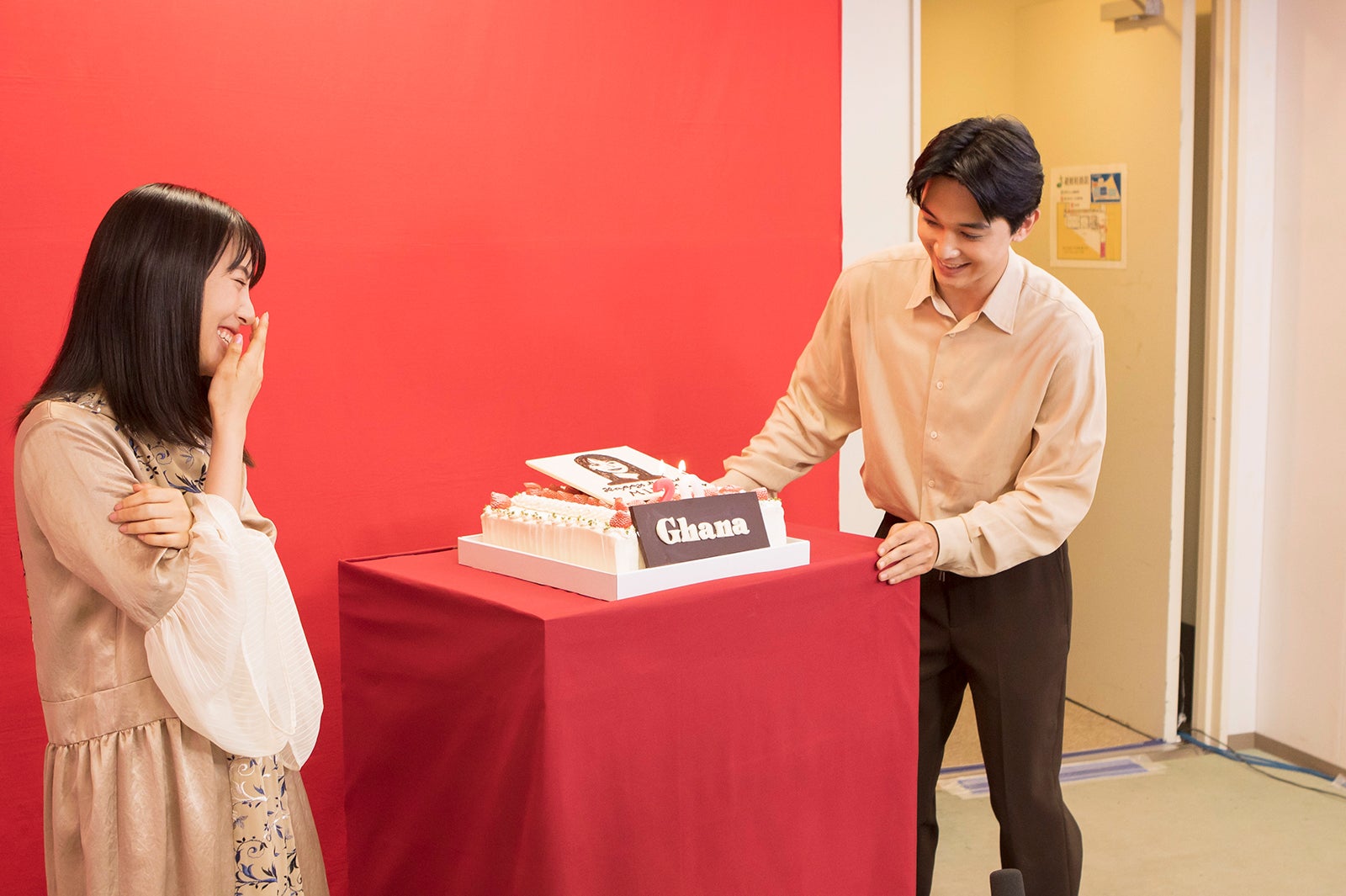 浜辺美波、吉沢亮（提供画像）