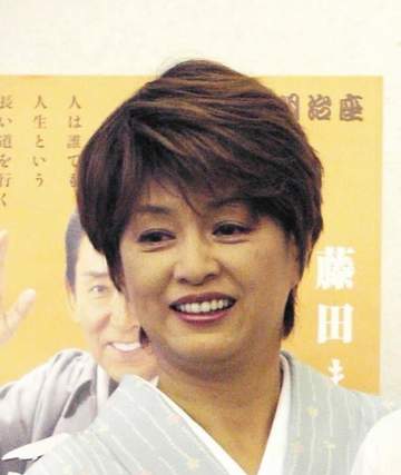 かとうかず子 眉毛下のしこり切除を報告「前にも1度」 元夫・東国原氏の陣営に長男参加でも話題