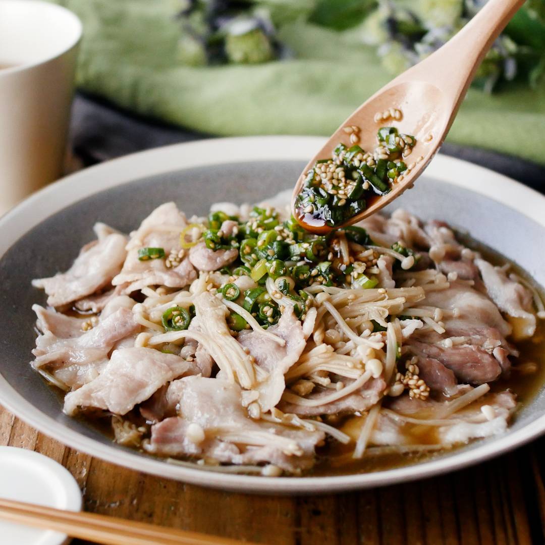 パパッと10分おかず。えのきと豚肉のレンジ蒸し