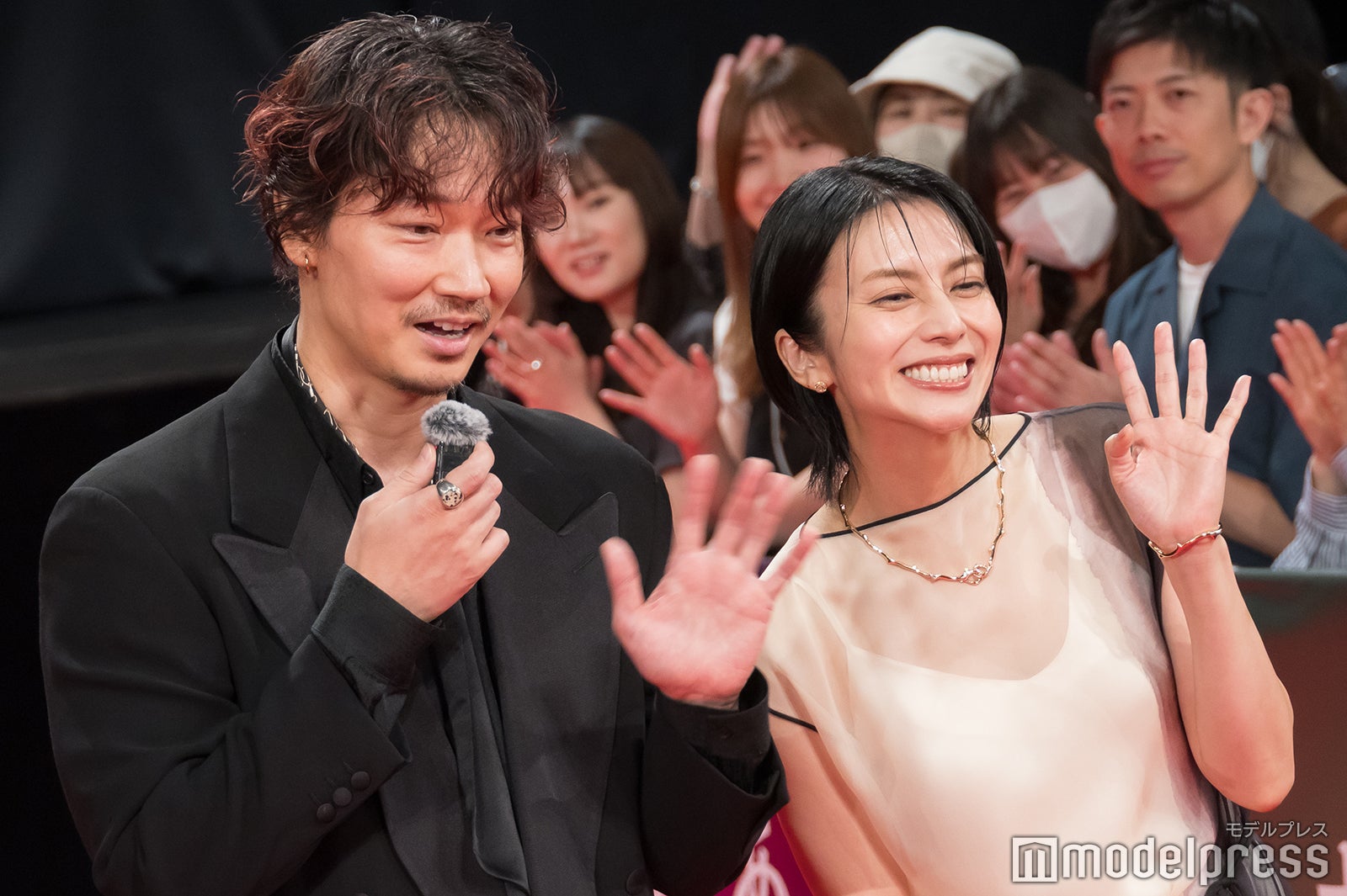 綾野剛、柴咲コウ（C）モデルプレス