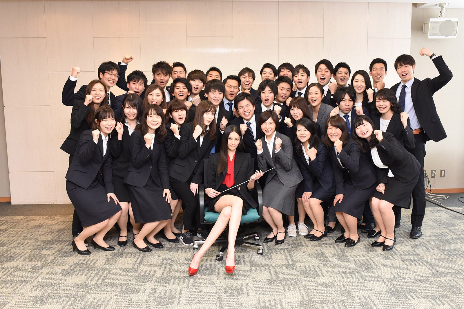 菜々緒、日テレ新入社員に“ドS”サプライズ＜Missデビル 人事の悪魔・椿眞子＞