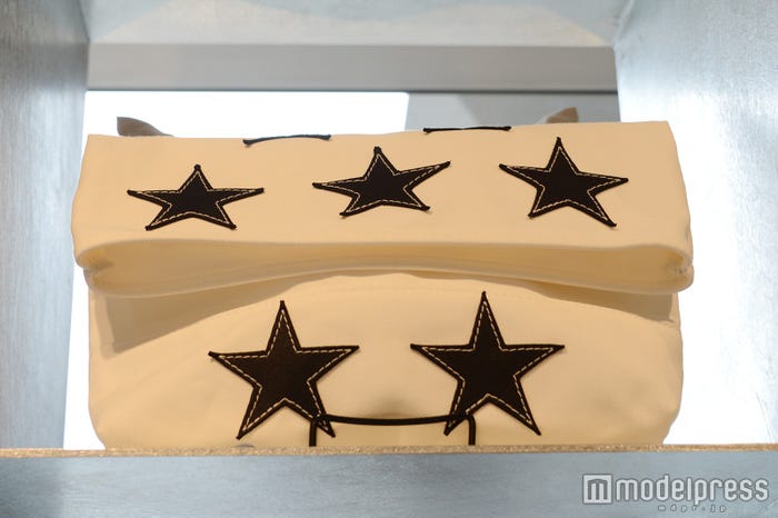 クラッチバッグ(C)モデルプレス