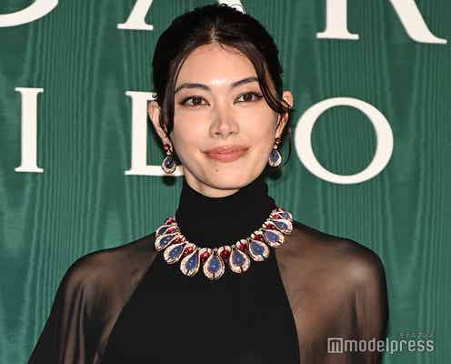 森星、シースルードレスからほっそり二の腕&美肩輝く【ブルガリ展覧会フォトコール第一夜】