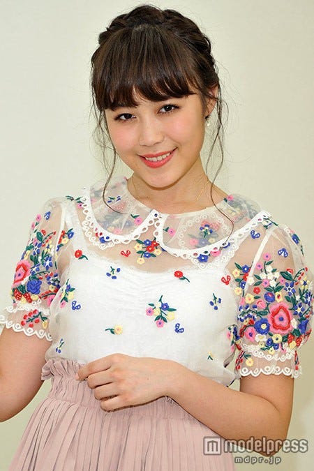 鷲尾伶菜(C)モデルプレス