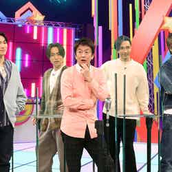 （左から）NAOTO、TETSUYA、堀内健、橘ケンチ、TAKAHIRO （C）フジテレビ