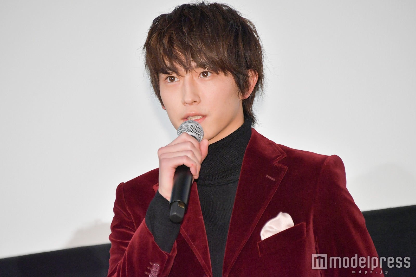 杉野遥亮、志尊淳とイヤホンを分け合い、磯村勇斗の耳に息を吹きかけていた＜覆面系ノイズ＞